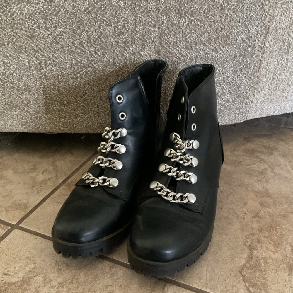 Black Chain-Embellished Women's Boots